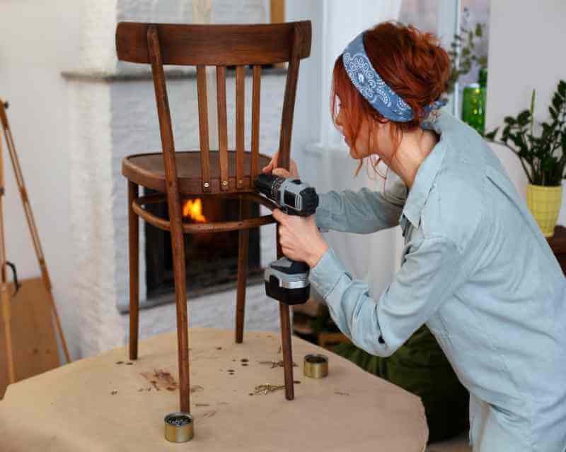 Een houten stoel bekleden