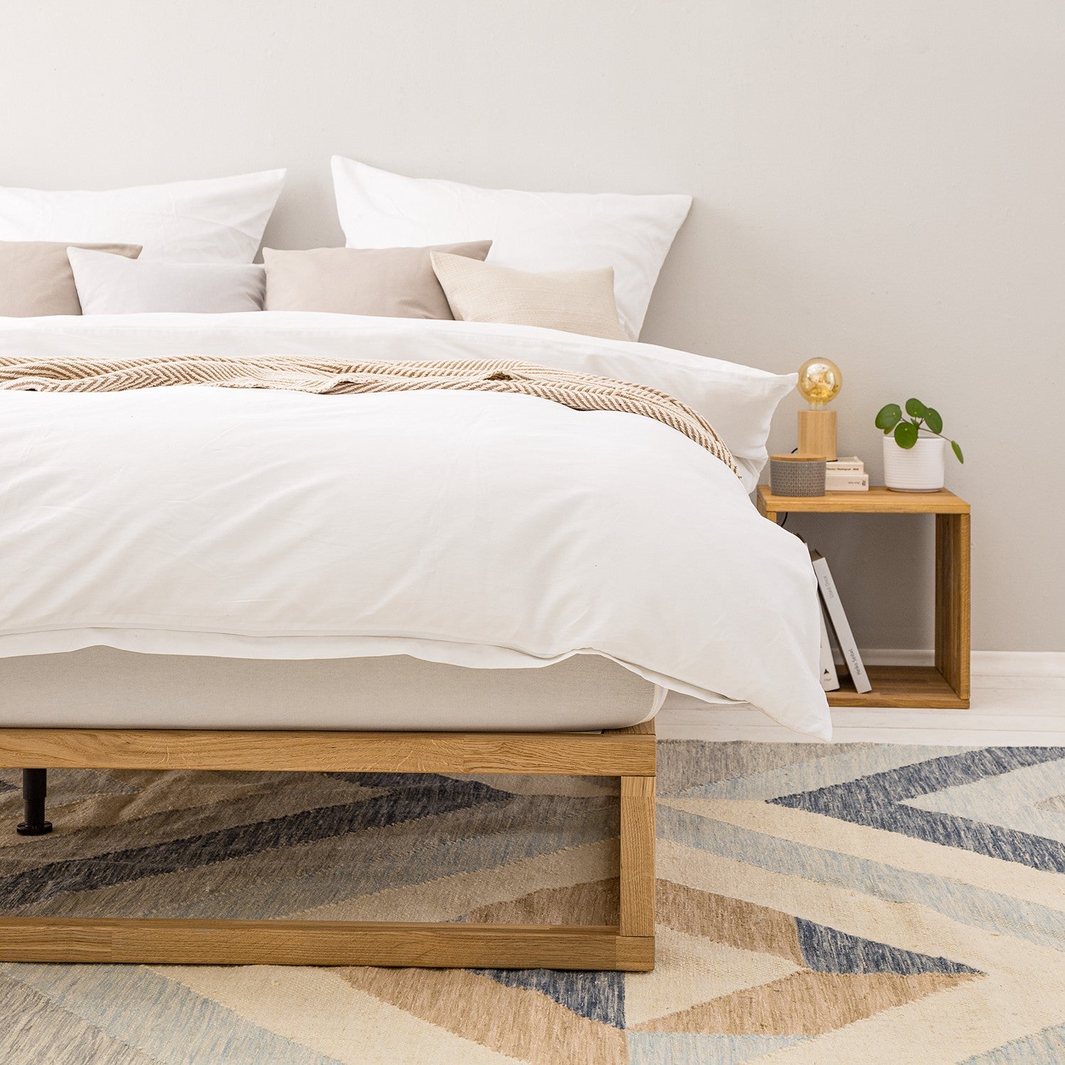 NordicStory massief eikenhouten bed Scandinavische slaapkamer