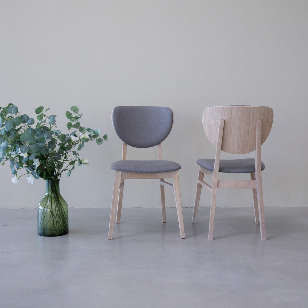 Set van 2 of 4 Nova eetkamerstoelen, massief gebleekt eiken frame | NordicStory