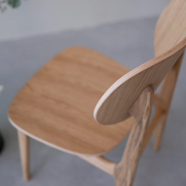 Set van 2 of 4 Varde eetkamerstoelen, frame van massief eikenhout