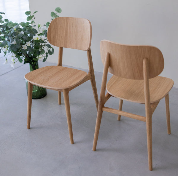 Set van 2 of 4 Varde eetkamerstoelen, frame van massief eikenhout