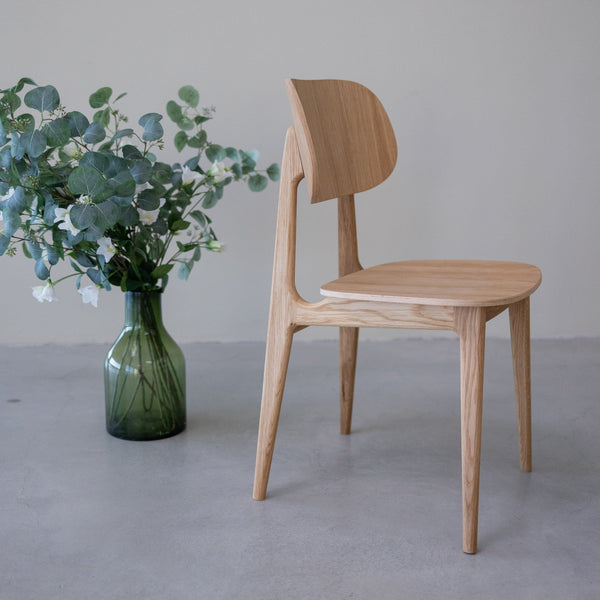 Set van 2 of 4 Varde eetkamerstoelen, frame van massief eikenhout