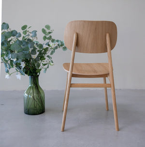 Set van 2 of 4 Varde eetkamerstoelen, frame van massief eikenhout