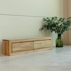 NordicStory zwevend dressoir van massief eikenhout