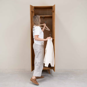 NordicStory 2-deurs kledingkast in massief eiken Geneva, 60 x 45 x 200 cm.