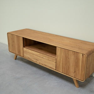 NordicStory TV-meubel in massief eiken Geneva 2, 180 x 45 x 55 cm.