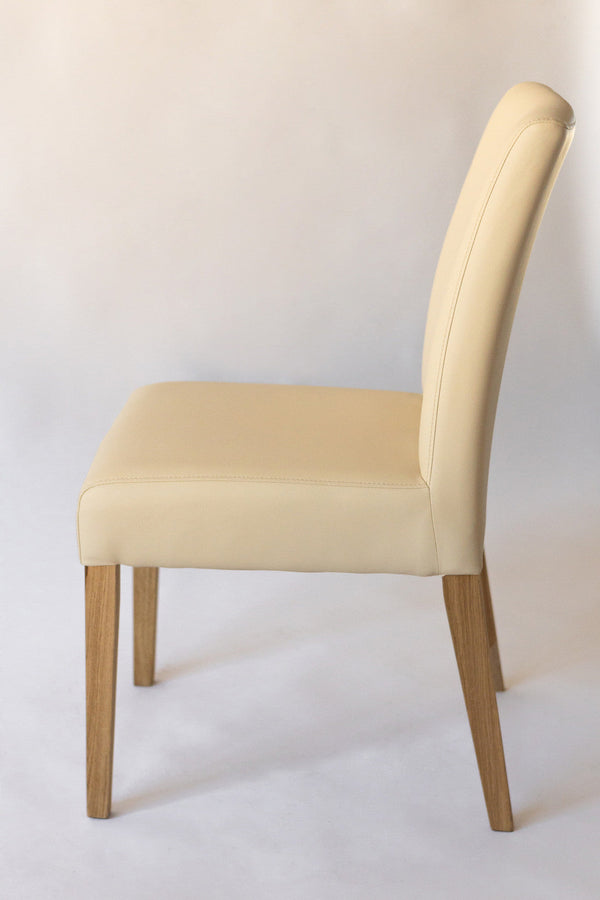 Set van 2 of 4 Malaga eetkamerstoelen, frame van massief eiken, bekleding beige | NordicStory