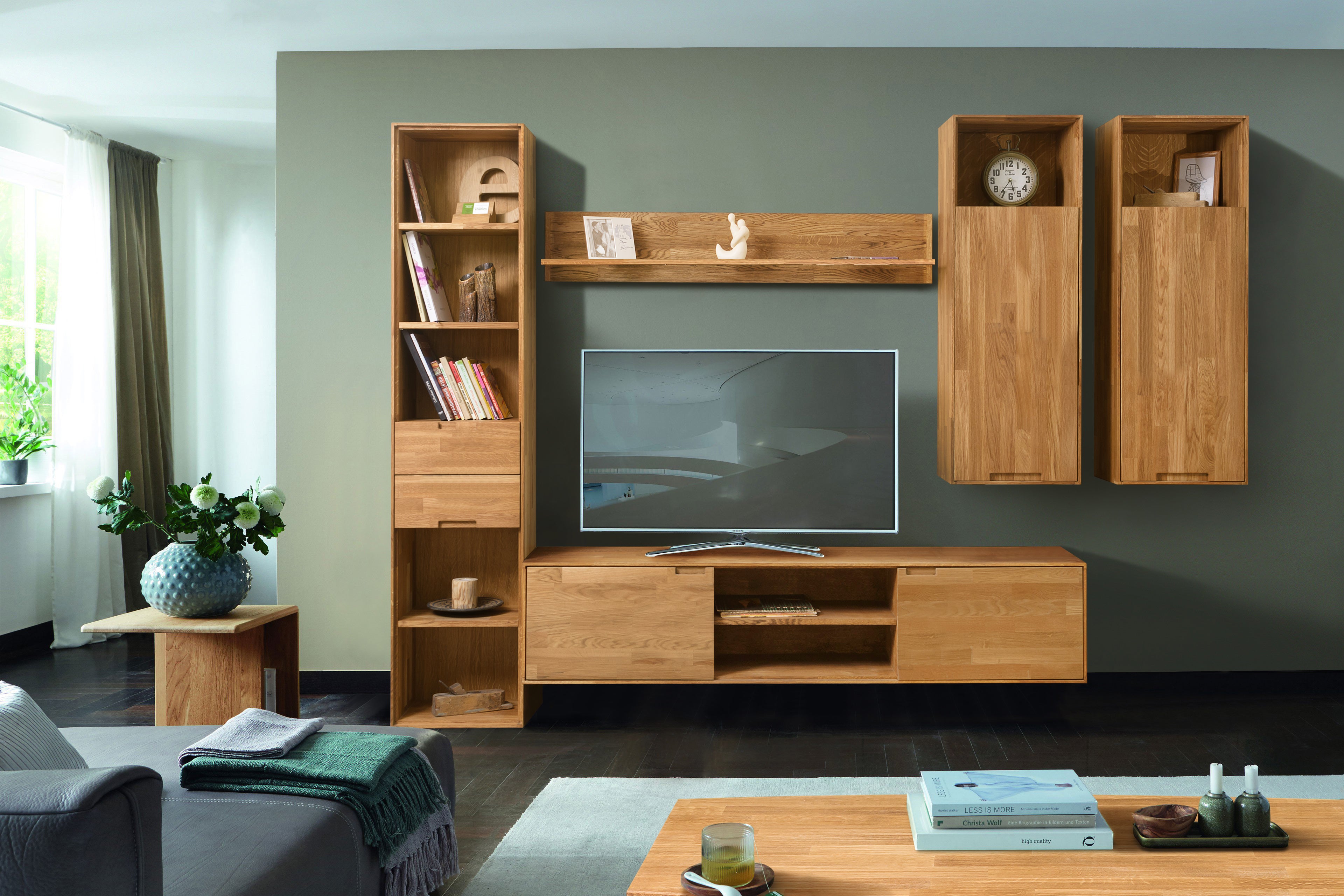 NordicStory Scandinavische woonkamer massief houten eiken meubelen 