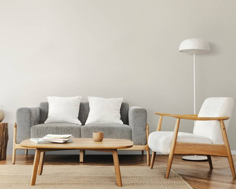 Woonkamer inrichten met meubels van natuurlijk hout