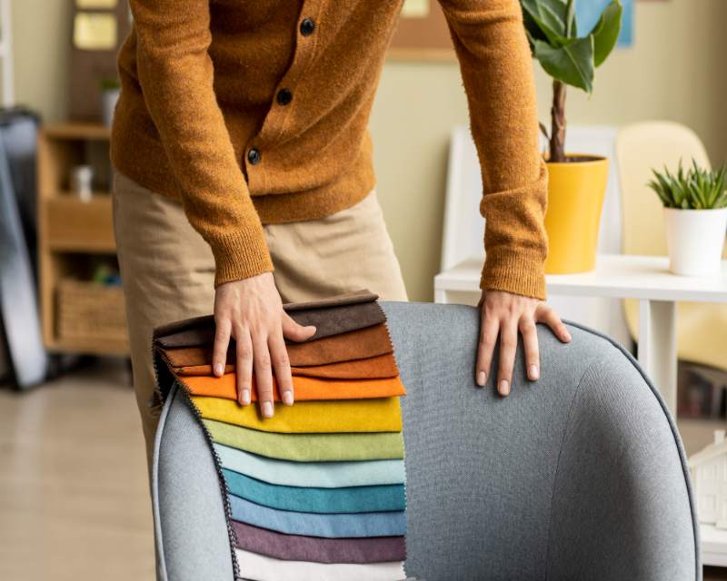 hoe versier je een houten stoel