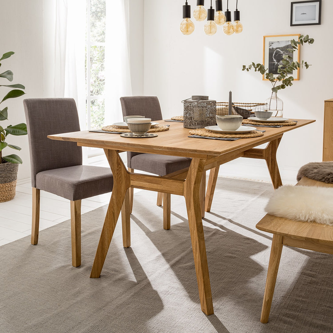 uitschuifbare rechthoekige eettafel in massief hout 
