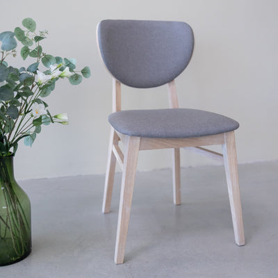 Set van 2 of 4 Nova eetkamerstoelen, massief gebleekt eiken frame | NordicStory