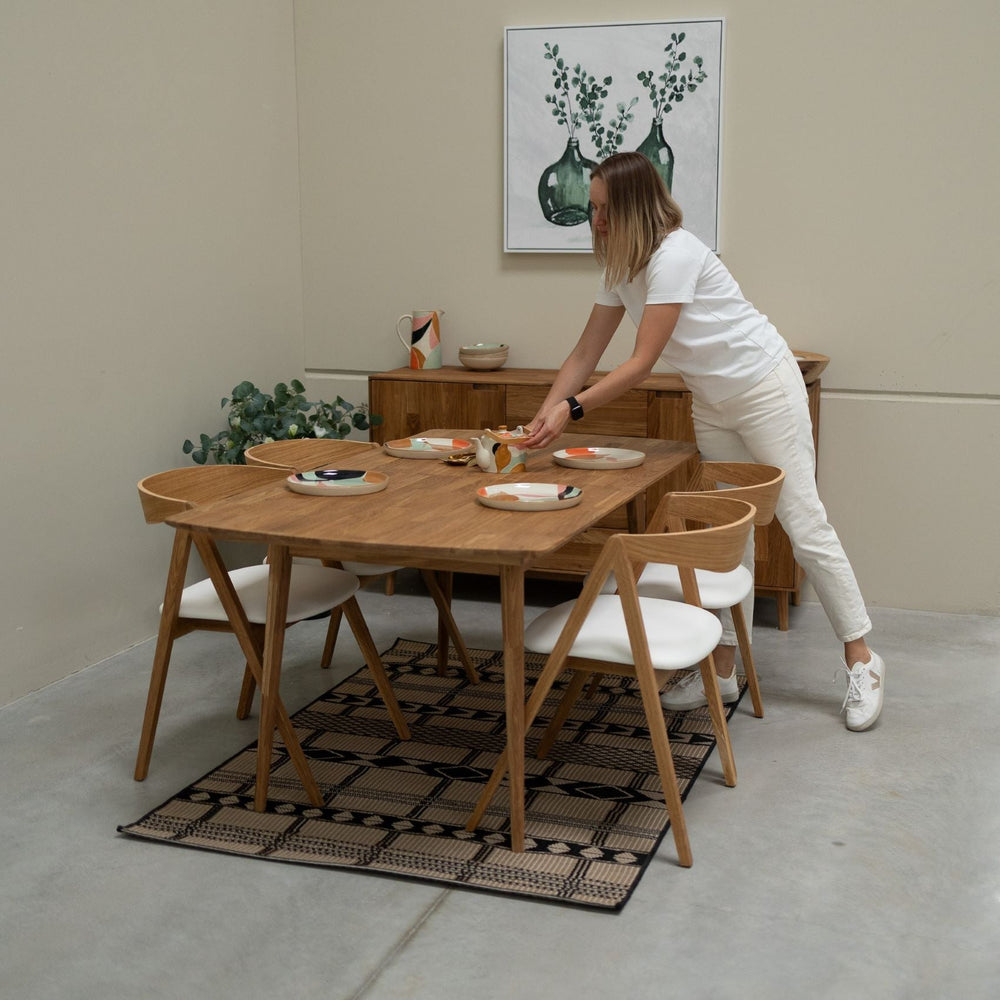 Set van 2 of 4 Oscar massief eiken eetkamerstoelen, gestoffeerd | VESKOR