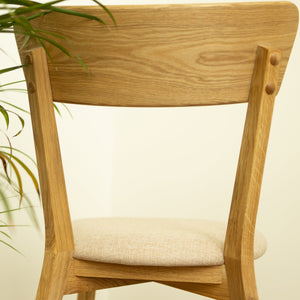Set van 2 of 4 massief eiken eetkamerstoelen Diana Beige | NordicStory