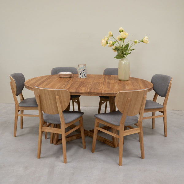 Set van 2 of 4 Nova eetkamerstoelen, frame van massief eiken, bekleding | NordicStory