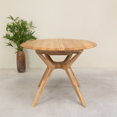 Ronde uitschuifbare eettafel in massief eiken Carmen | NordicStory
