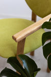 Set van 2 of 4 Alexis eetkamerstoelen, frame van massief eiken, bekleding in levend groen | NordicStory