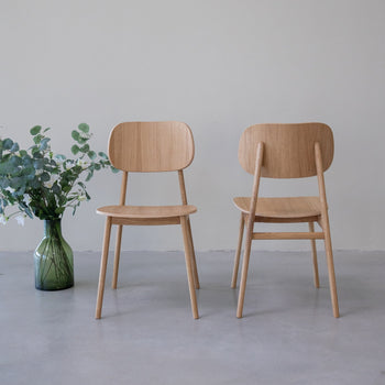 Set van 2 of 4 Varde Eetkamerstoelen, Massief Eiken Frame | NordicStory