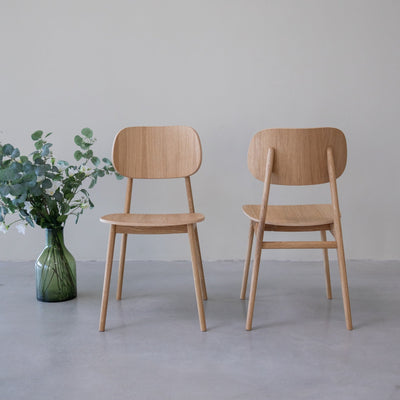 Set van 2 of 4 Varde Eetkamerstoelen, Massief Eiken Frame | NordicStory