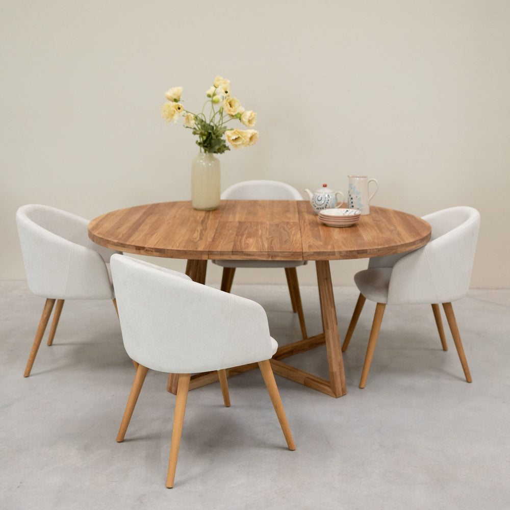 Massief eiken armstoel Ana met bekleding | VESKOR