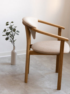 Set van 2 of 4 Alexis eetkamerstoelen, frame van massief eiken, bekleding beige | NordicStory