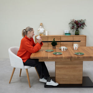 Massief eiken armstoel Ana met bekleding | VESKOR
