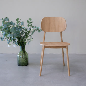 Set van 2 of 4 Varde Eetkamerstoelen, Massief Eiken Frame | NordicStory
