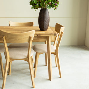 Set van 2 of 4 massief eiken eetkamerstoelen Diana Beige | NordicStory
