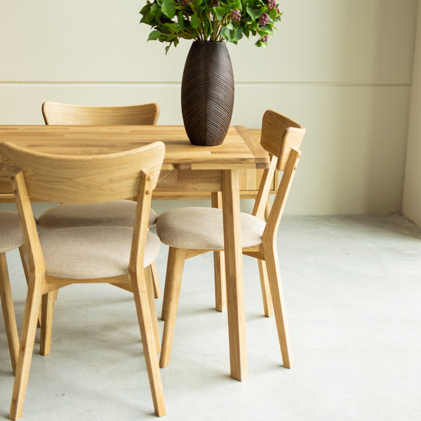 Set van 2 of 4 massief eiken eetkamerstoelen Diana Beige | NordicStory