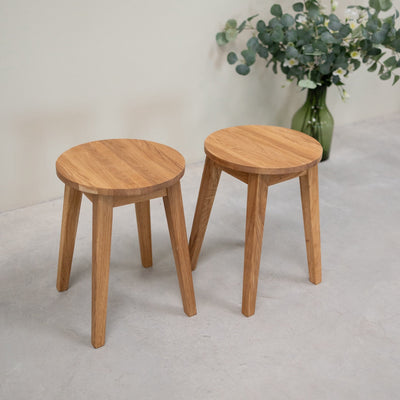 Set van 2 of 4 massief eiken eetkrukken Diana | NordicStory