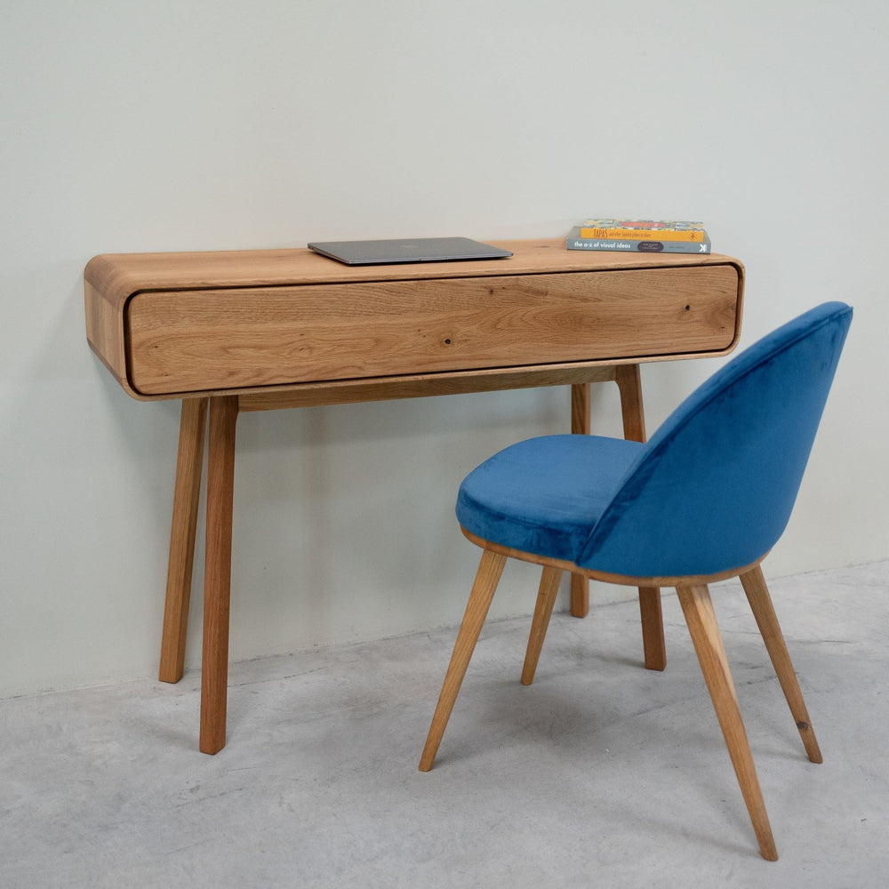 Set van 2 of 4 Clara eetkamerstoelen, frame van massief eiken, bekleding in Monako Blue | NordicStory