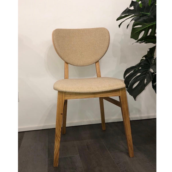 Set van 2 of 4 Nova eetkamerstoelen, frame van massief eiken, bekleding | NordicStory
