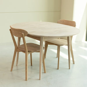 NordicStory Set Escandi 3 massief houten tafel en twee ISKU stoelen