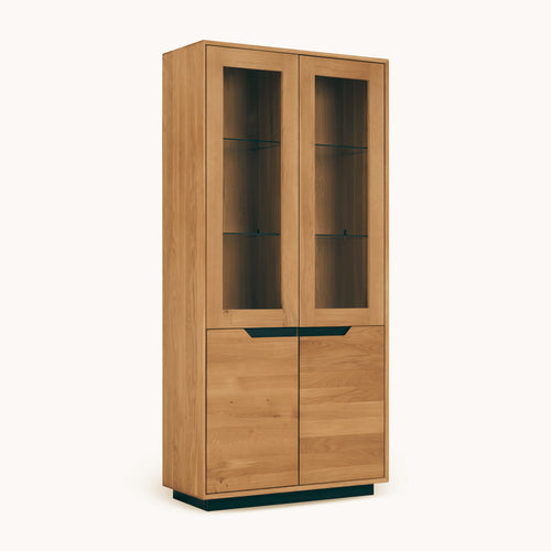 NordicStory_vitrine_van_hout_maciza_eik_duurzaam_vitrine_modern_vitrine