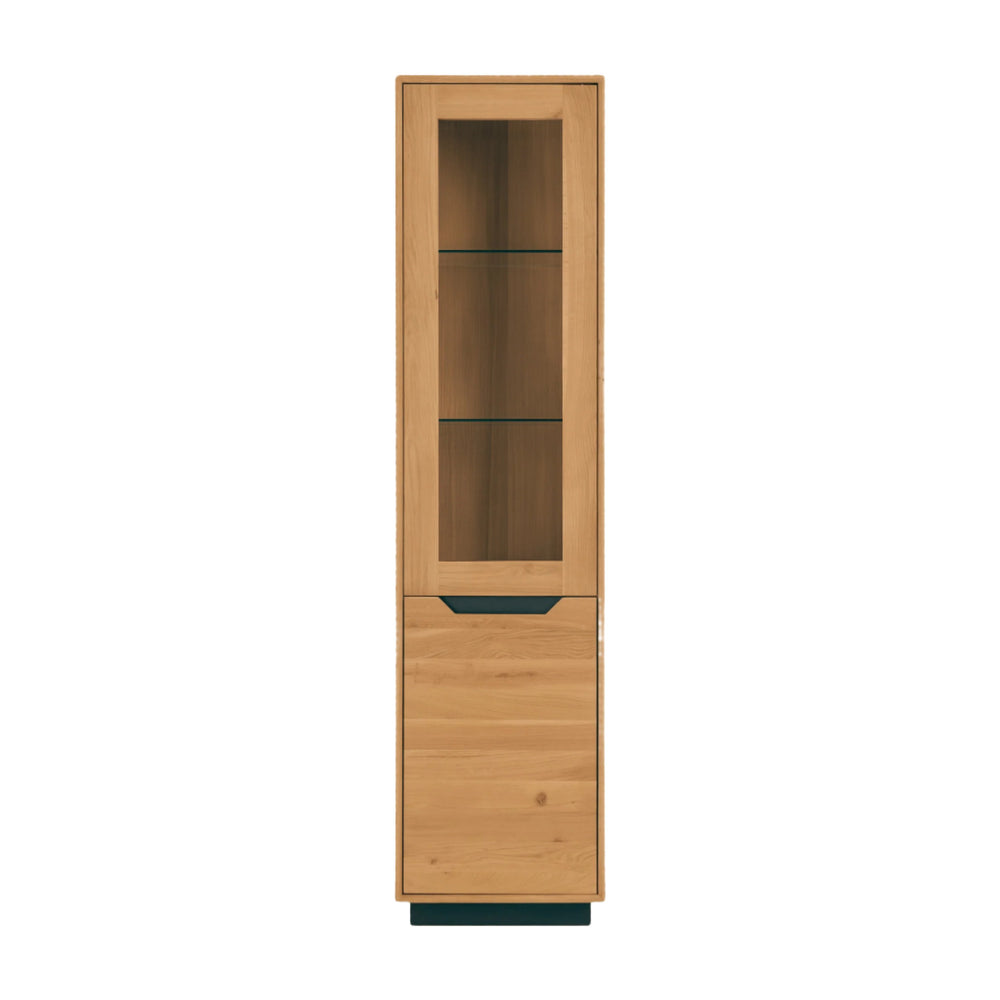 NordicStory_Vitrine_van_maciza_hout_duurzaam_eiken_kruk_voor_de_salon