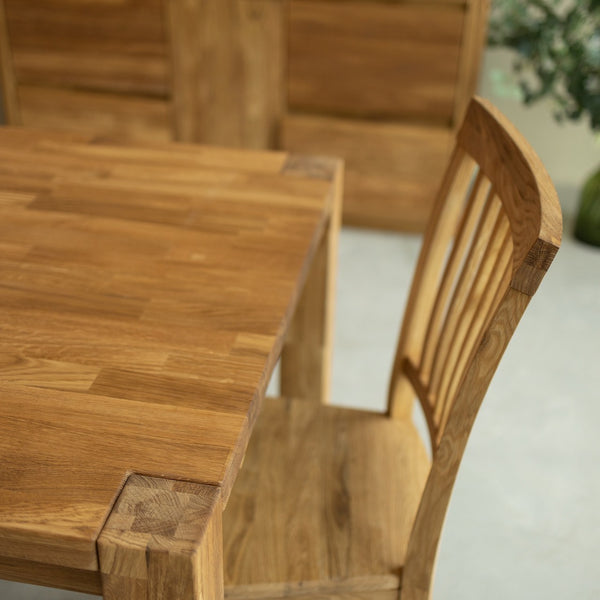 Uitschuifbare eettafel gemaakt van massief duurzaam eikenhout