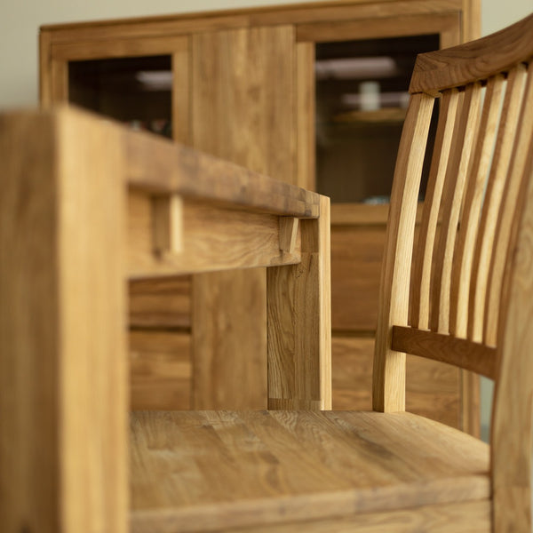 Uitschuifbare eettafel gemaakt van massief duurzaam eikenhout