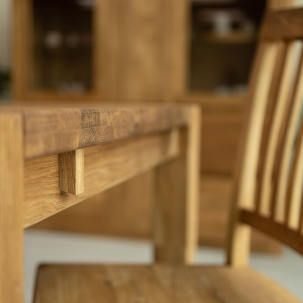 Uitschuifbare eettafel gemaakt van massief duurzaam eikenhout
