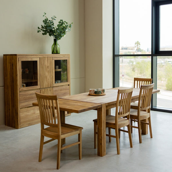 Uitschuifbare eettafel gemaakt van massief eikenhout
