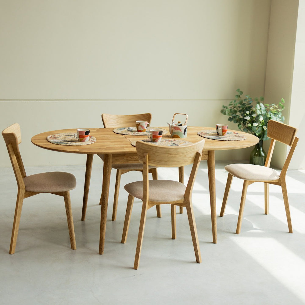 NordicStory Set Escandi massief houten tafel en 4 stoelen Diana