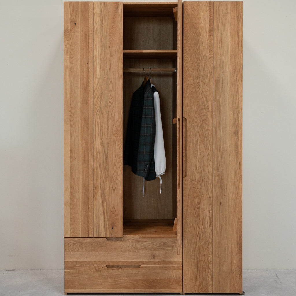 NordicStory Tron massief eiken kast, 135 x 55 x 220 cm.