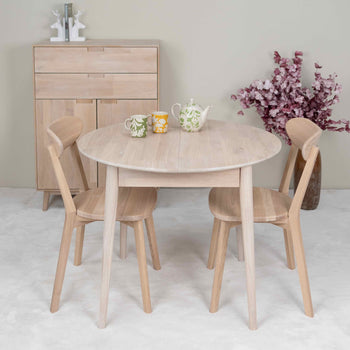 NordicStory Set Escandi 3 massief houten tafel en twee ISKU stoelen