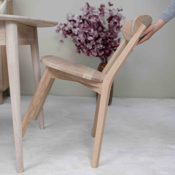 NordicStory Set Escandi 3 massief houten tafel en twee ISKU stoelen