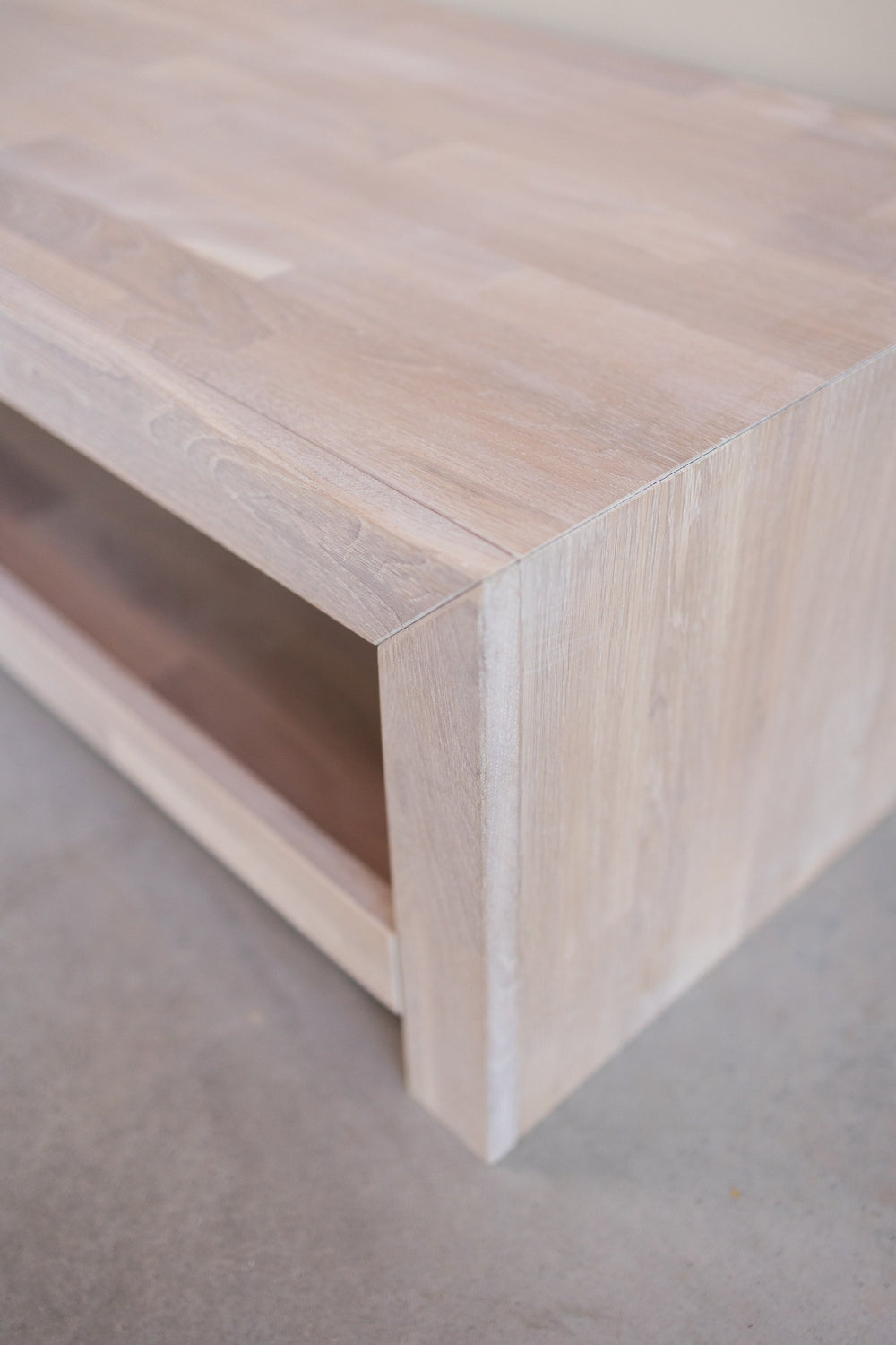 NordicStory TV-meubel in massief eikenhout