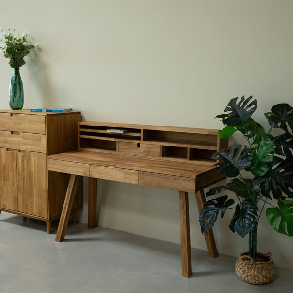 NordicStory Einstein 2 massief eiken bureau met zwevende plank 140 x 55 x 106 cm.