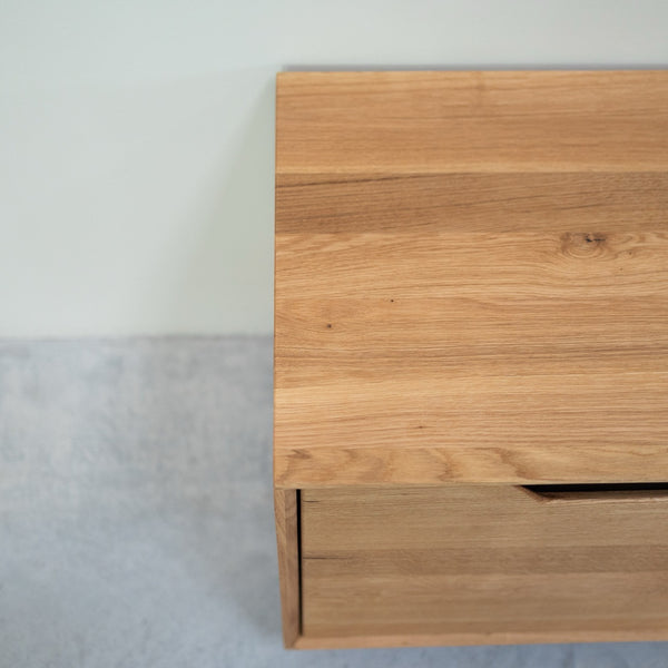 NordicStory TV-meubel in massief eiken Bremen, 160 x 42 x 50 cm.