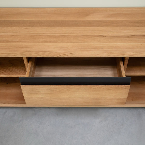 NordicStory TV-meubel in massief eiken Bremen, 160 x 42 x 50 cm.