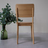 NordicStory Set massief eiken eetkamerstoelen uit de Mauritz collectie Scandinavisch meubilair met een modern eikenhouten ontwerp.