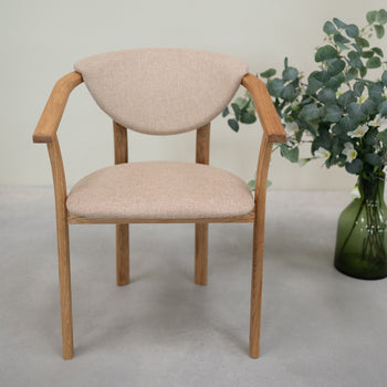 NordicStory Set van 2 of 4 Alexis eetkamerstoelen, massief eiken frame, beige bekleding