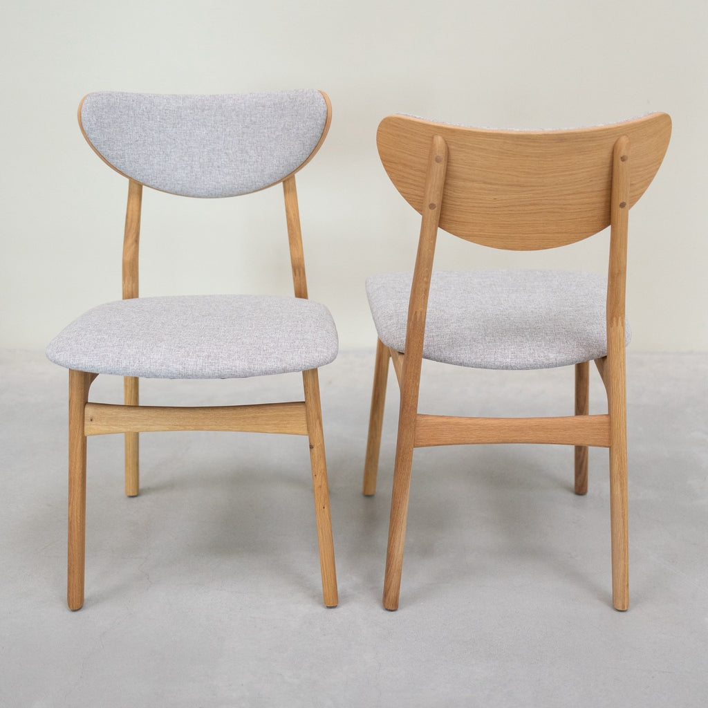 VESKOR Set van 2 of 4 massief eiken eetkamerstoelen Maxwell, bekleed in grijs
